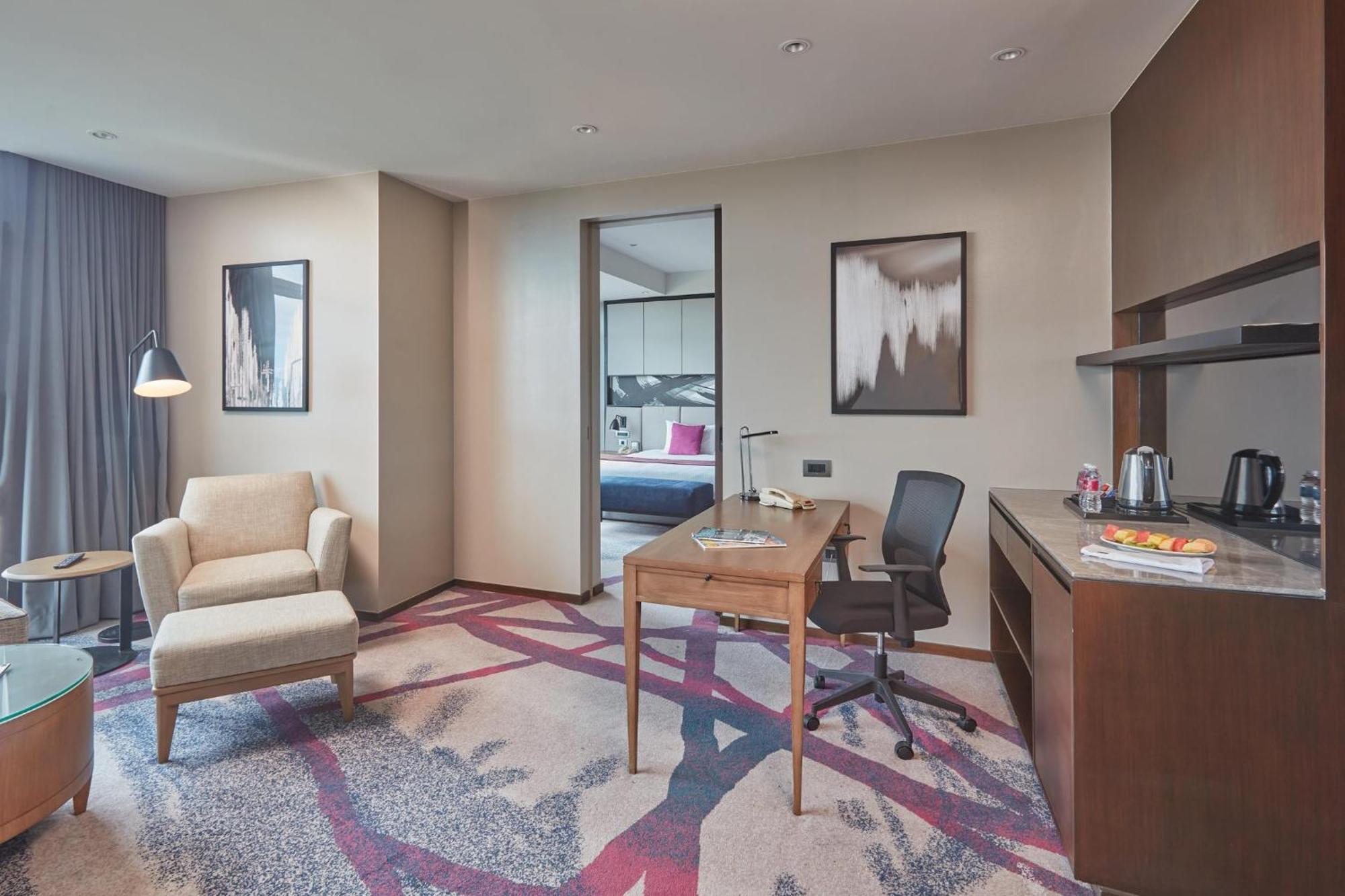 Crowne Plaza Manila Galleria By Ihg Pasig City Экстерьер фото