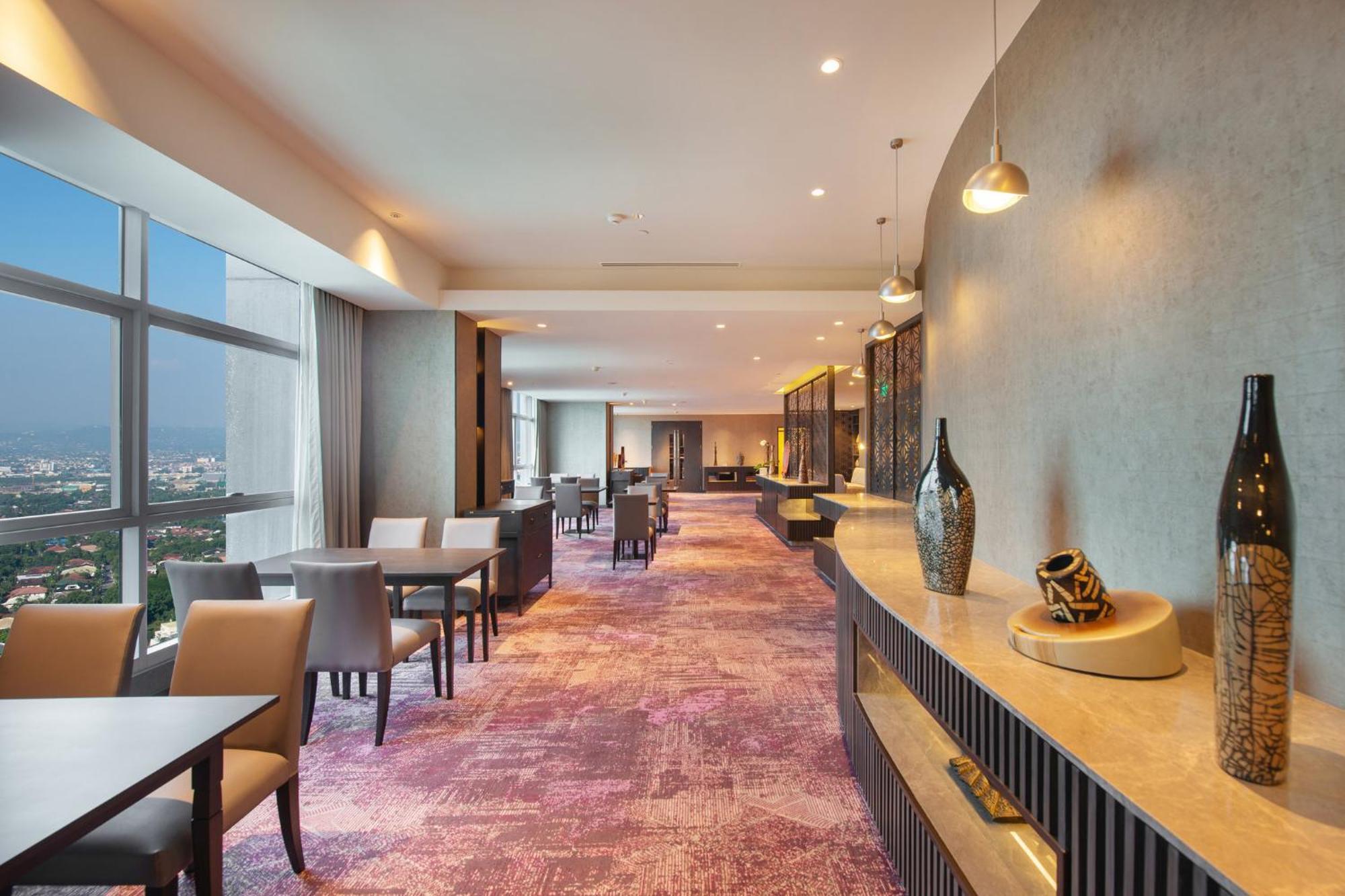 Crowne Plaza Manila Galleria By Ihg Pasig City Экстерьер фото