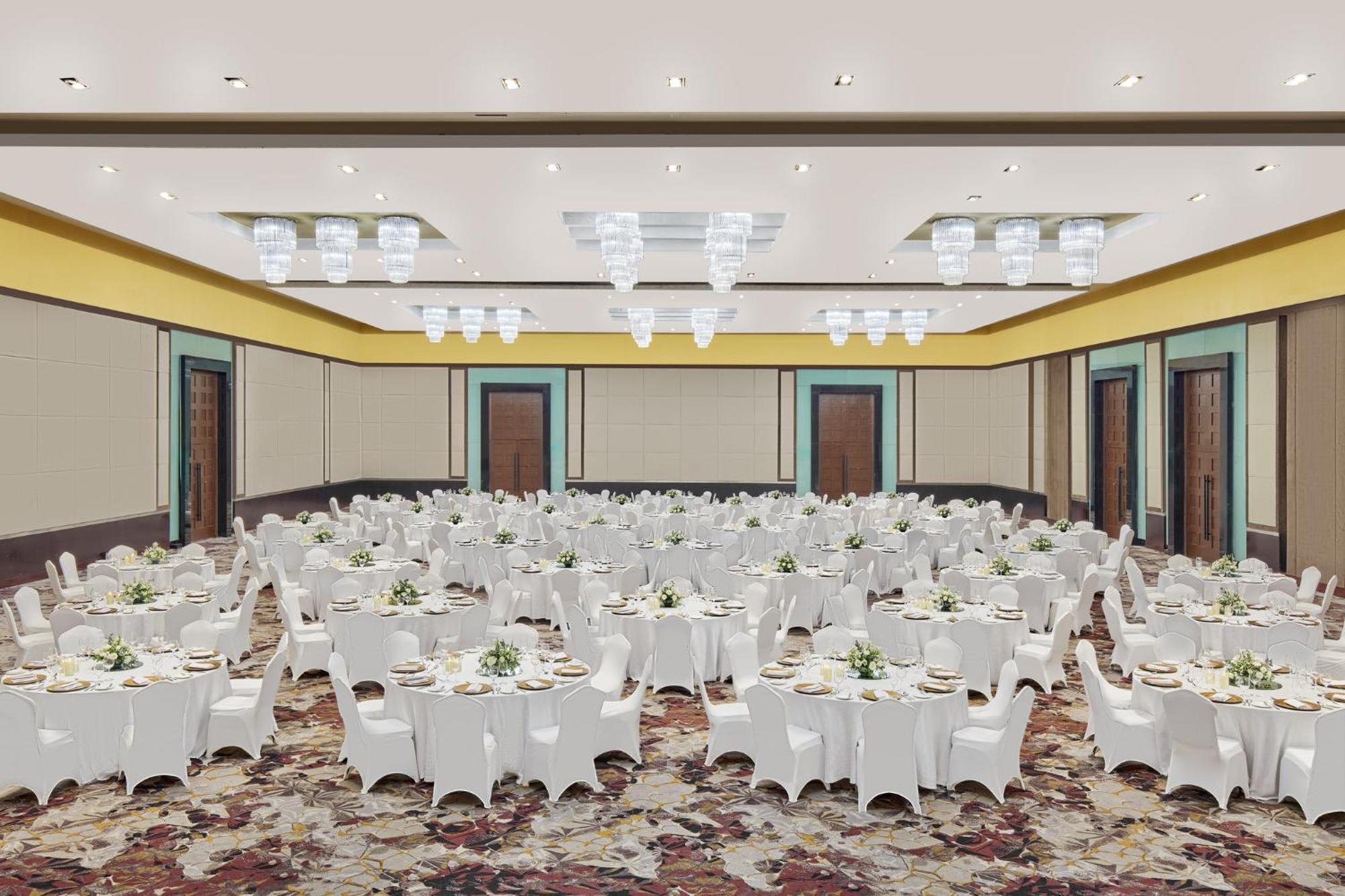 Crowne Plaza Manila Galleria By Ihg Pasig City Экстерьер фото