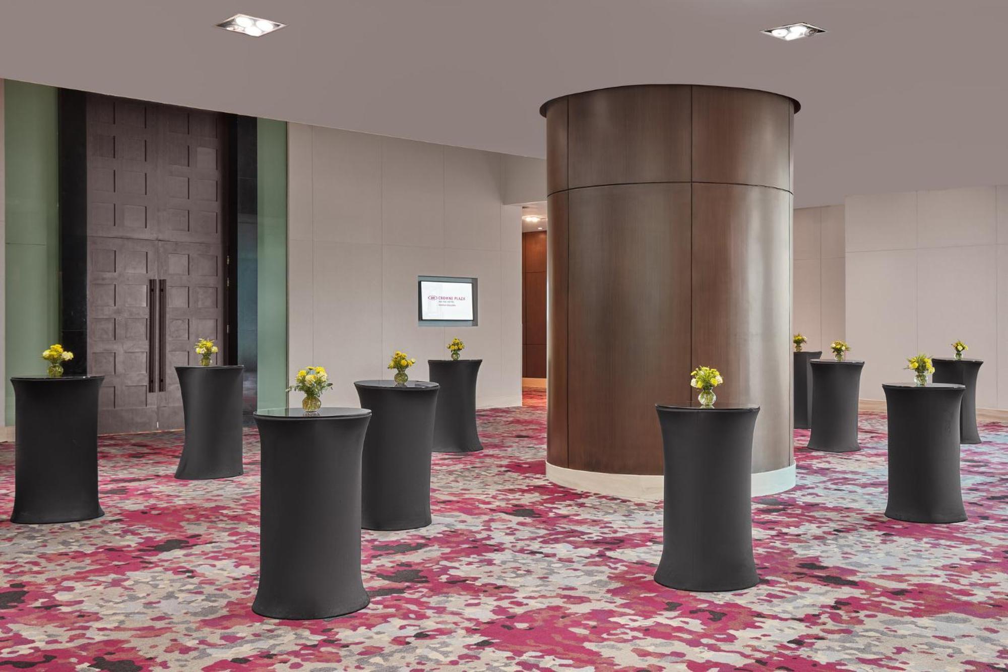 Crowne Plaza Manila Galleria By Ihg Pasig City Экстерьер фото