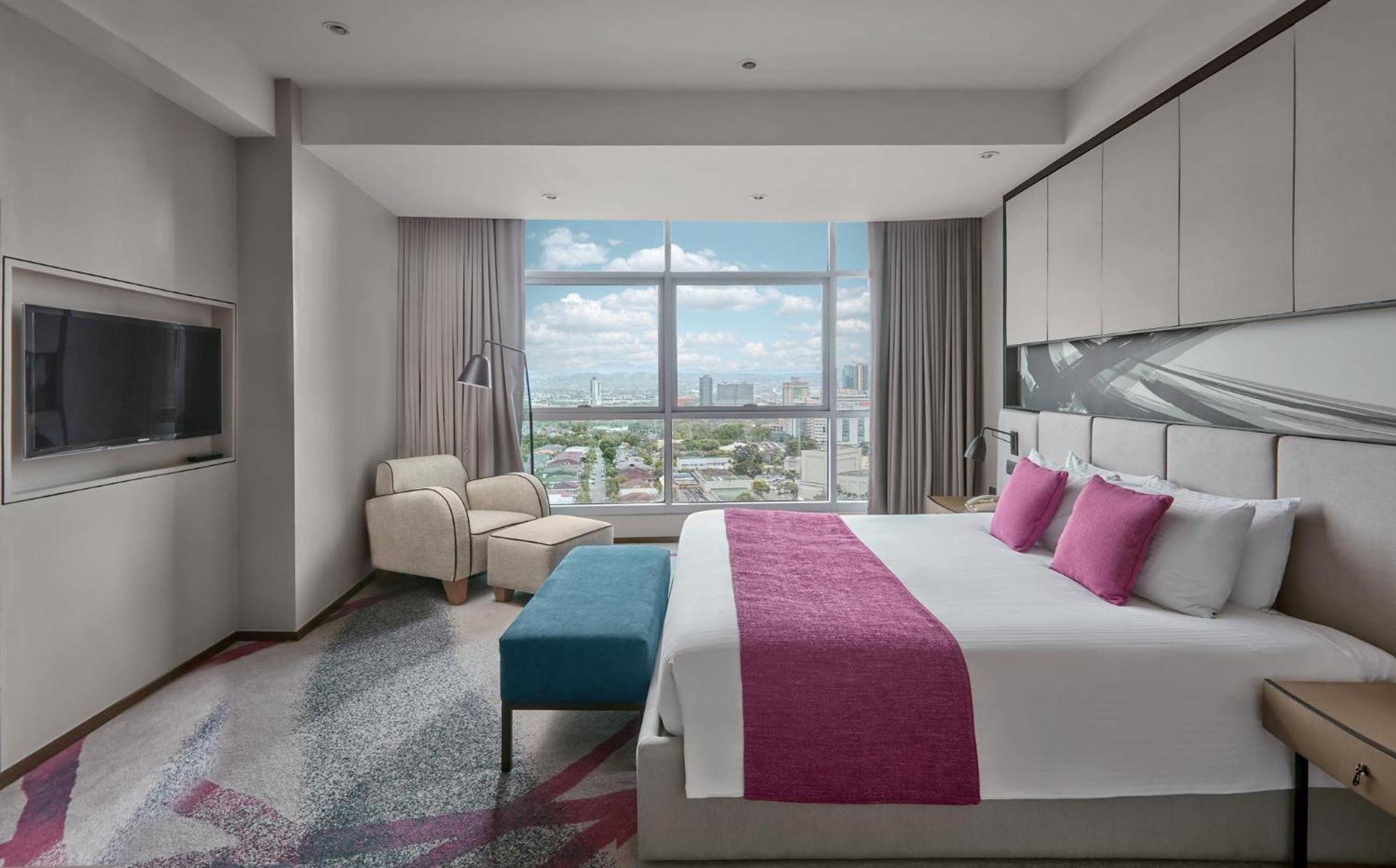 Crowne Plaza Manila Galleria By Ihg Pasig City Экстерьер фото